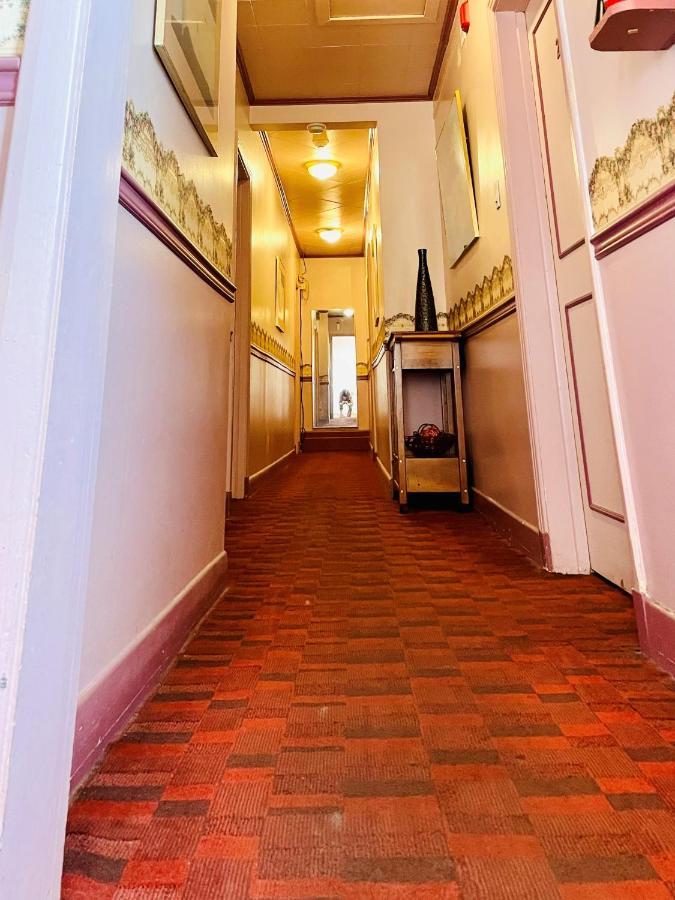 Motel Saint-Hilaire Мон-Сент-Илер Экстерьер фото