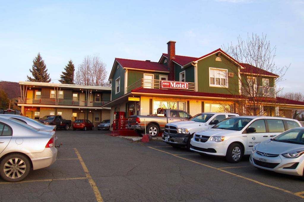 Motel Saint-Hilaire Мон-Сент-Илер Экстерьер фото